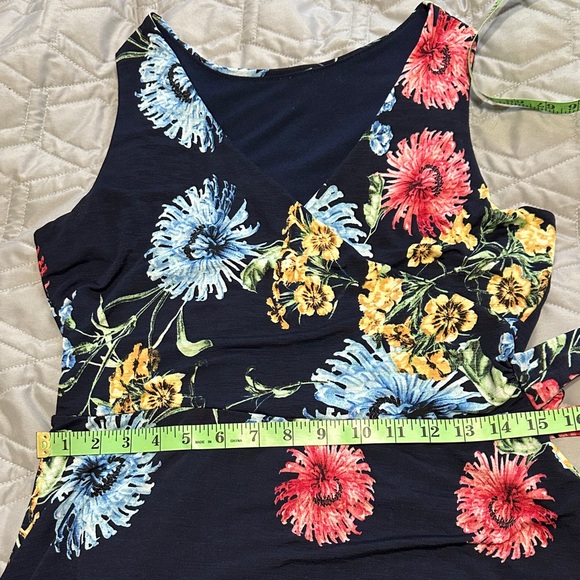 Sz L⭐️Like New Navy Floral Faux Wrap Sleeveless Maxi Dress. Drapes Beautifully! - Picture 6 of 8